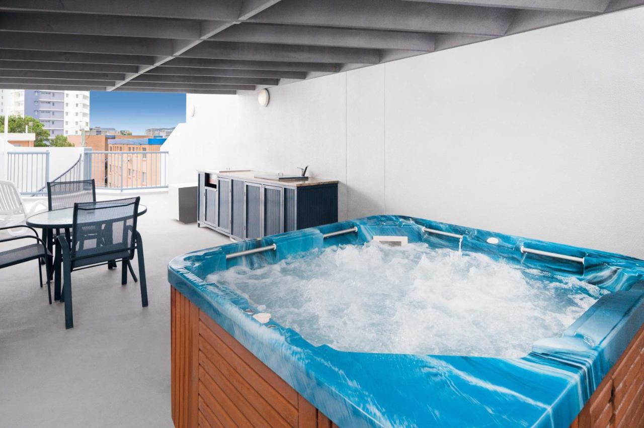 Aparthotel Breakfree Grand Pacific Caloundra Exterior foto